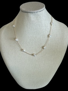 Agape short necklace with pearl hearts